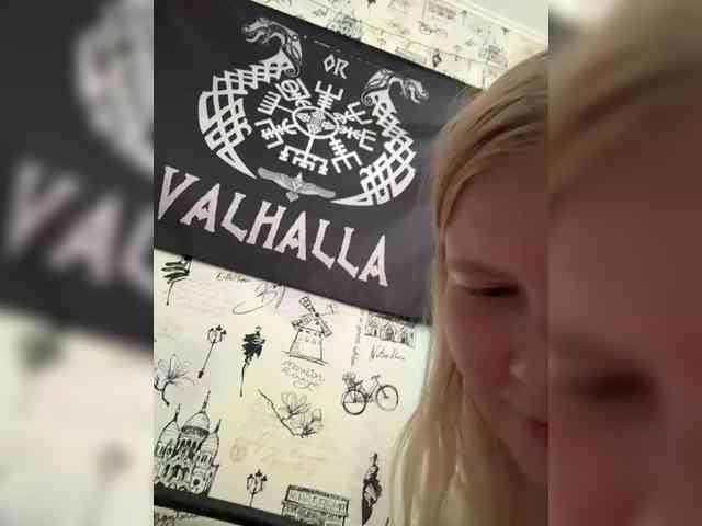 NIKADELE webcam