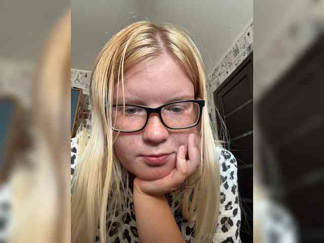 NIKADELE webcam