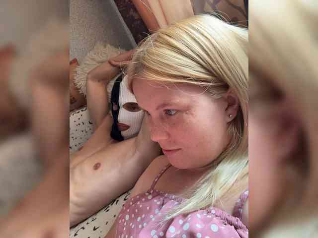 NIKADELE Live Webcam on BongaCams