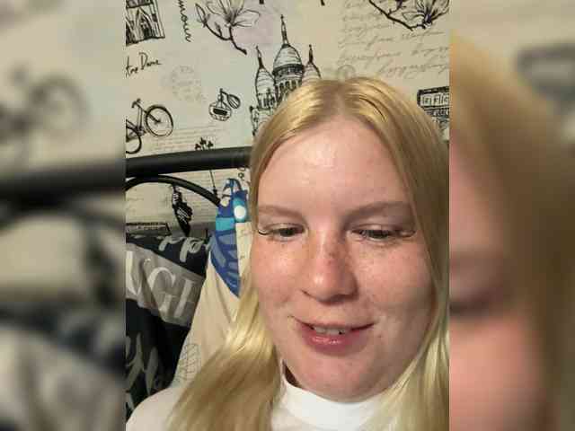 NIKADELE Sex Cam Show