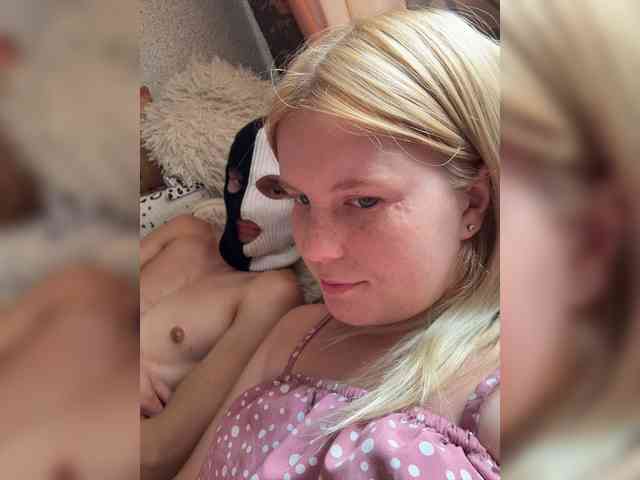 NIKADELE Live Webcam on BongaCams