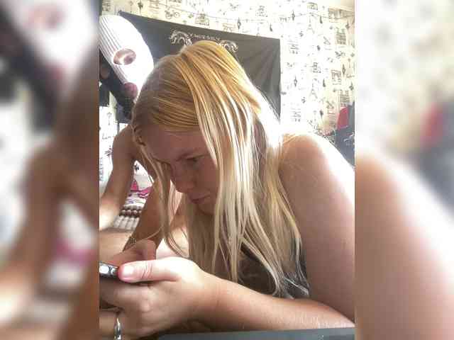 NIKADELE webcam