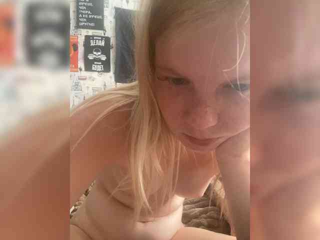 NIKADELE Sex Cam Show