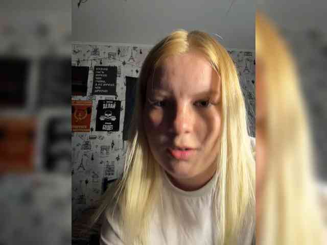 NIKADELE Sex Cam Show
