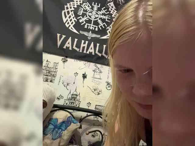 nikadele's live room