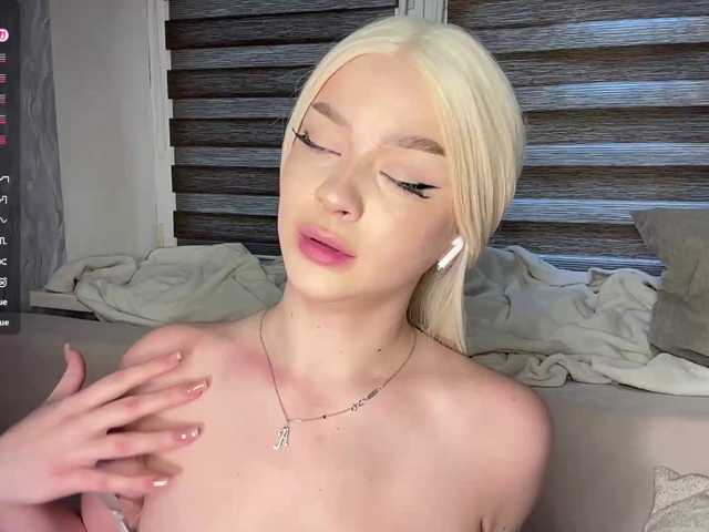 ElsaJeanX live cam on BongaCams