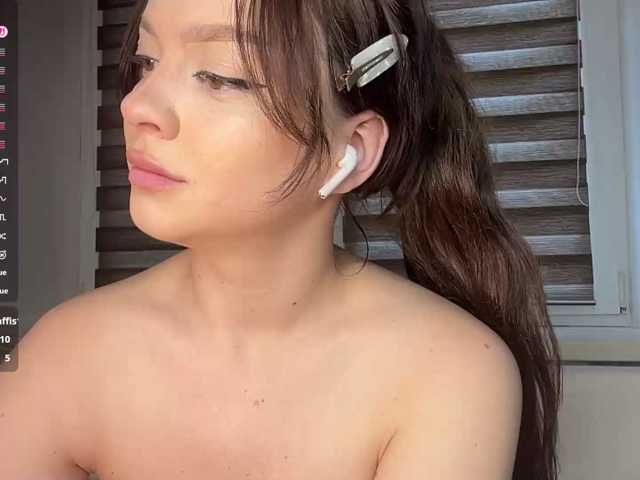 ElsaJeanX live cam on BongaCams