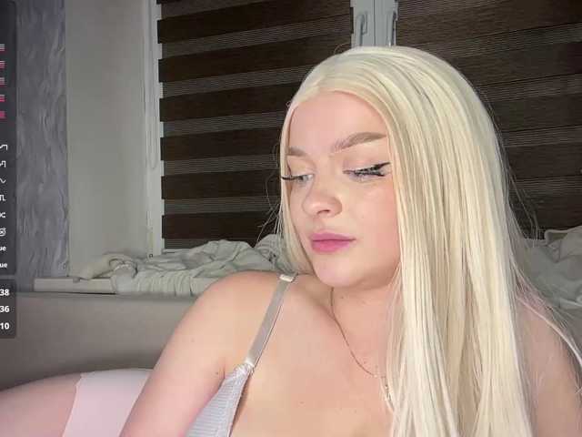 ElsaJeanX live cam on BongaCams