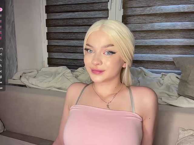 ElsaJeanX live cam on BongaCams