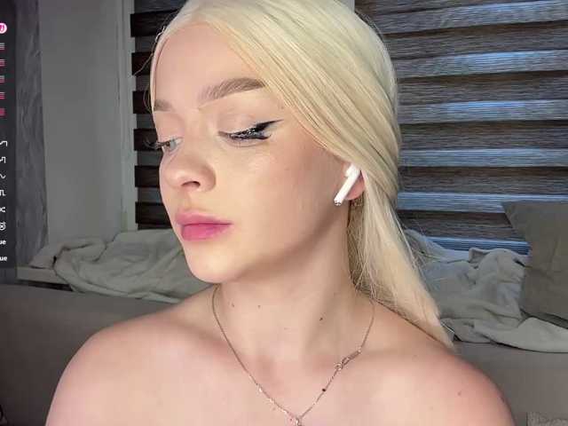 ElsaJeanX live cam on BongaCams