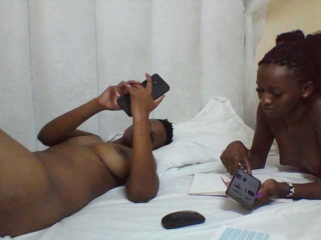 Sexyvelvet live cam on BongaCams