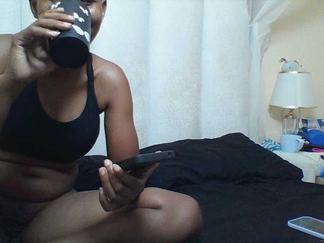 Sexyvelvet live webcam show
