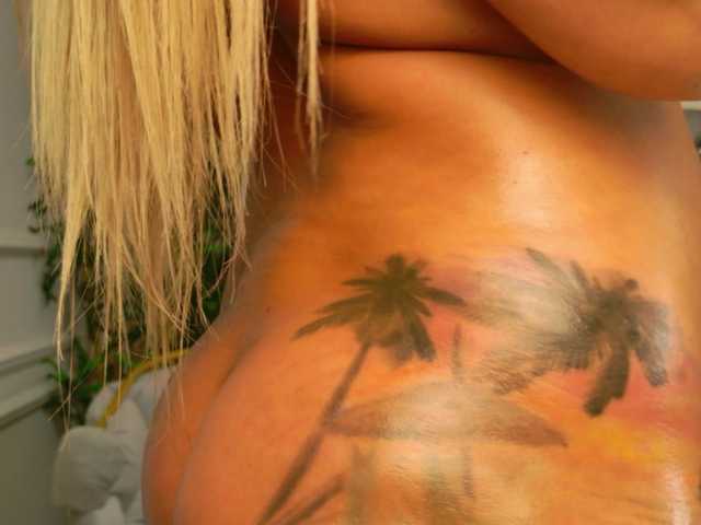 MeganXDesire live webcam show