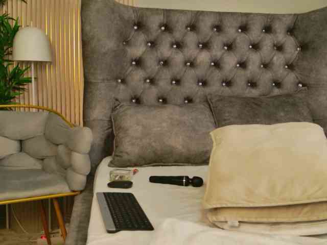 MeganXDesire webcam