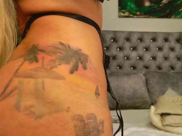 MeganXDesire webcam