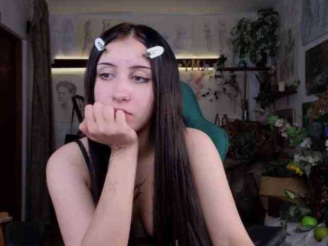EffieMeowley webcam