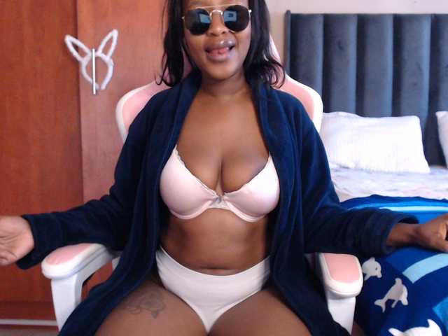 NAOMI-BESTER-1 live cam on BongaCams