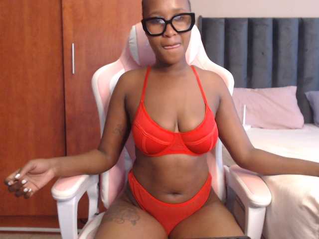 NAOMI-BESTER-1, en vivo ahora en BongaCams