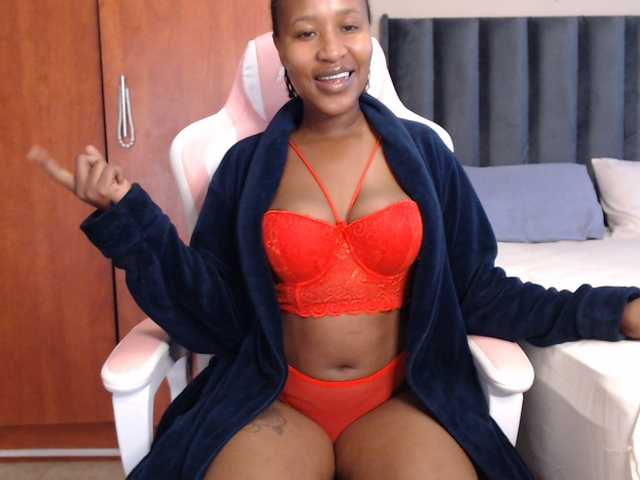 NAOMI-BESTER-1 live cam on BongaCams
