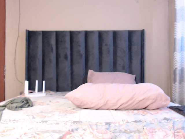 NAOMI-BESTER-1 live cam on BongaCams