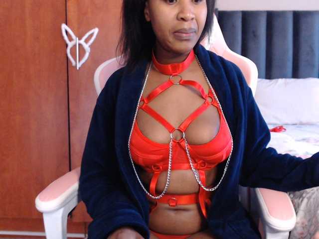 NAOMI-BESTER-1 live cam on BongaCams