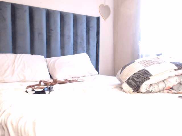 NAOMI-BESTER-1 live cam on BongaCams