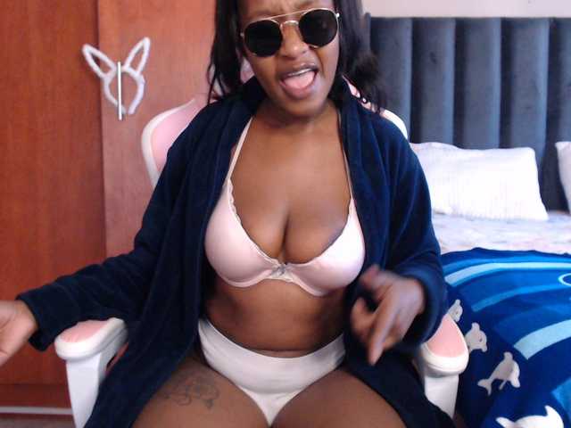 NAOMI-BESTER-1 live cam on BongaCams