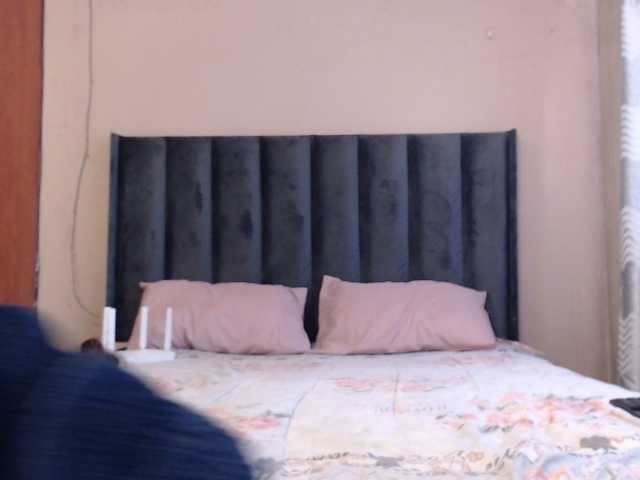 NAOMI-BESTER-1 live cam on BongaCams