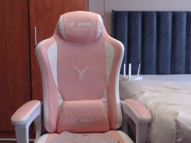 NAOMI-BESTER-1, en directo ahora en BongaCams