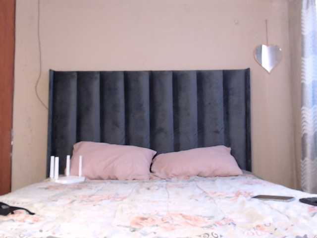 NAOMI-BESTER-1 live cam preview