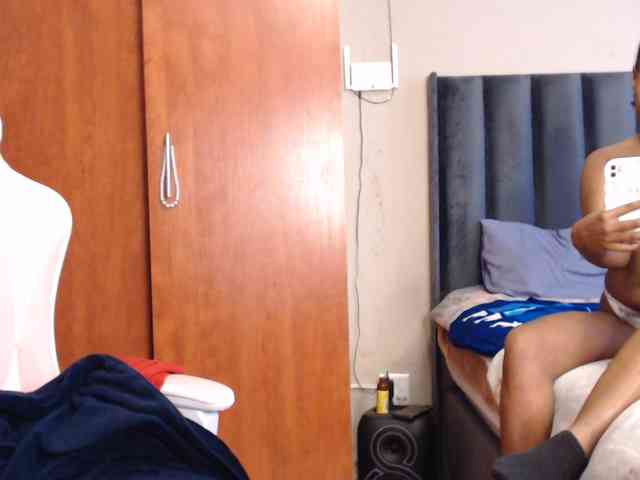 NAOMI-BESTER-1 webcam