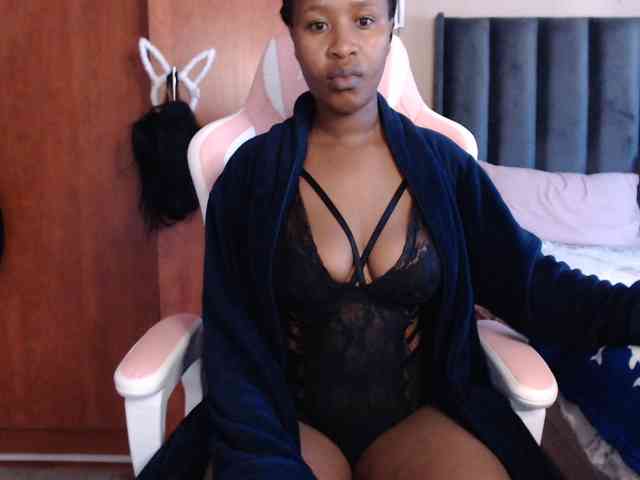 NAOMI-BESTER-1 webcam