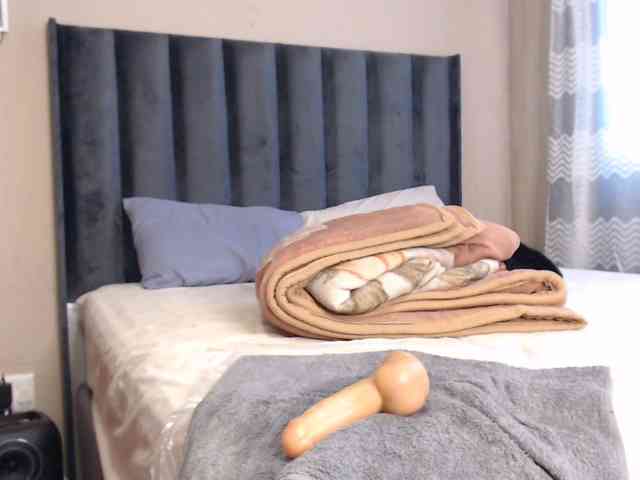 NAOMI-BESTER-1 webcam