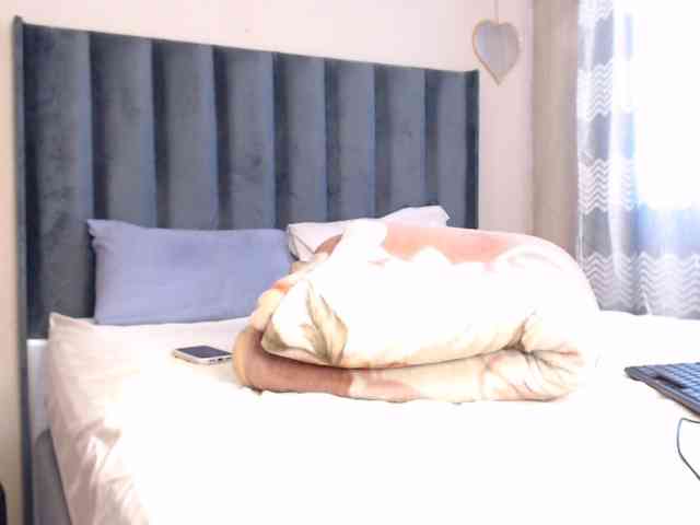 NAOMI-BESTER-1 webcam
