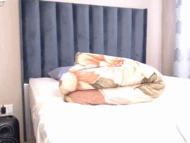 NAOMI-BESTER-1 webcam
