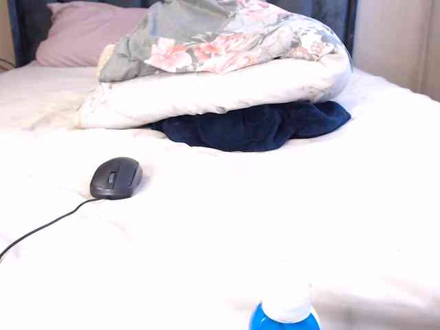 NAOMI-BESTER-1 webcam