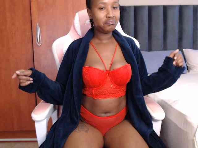 NAOMI-BESTER-1 webcam