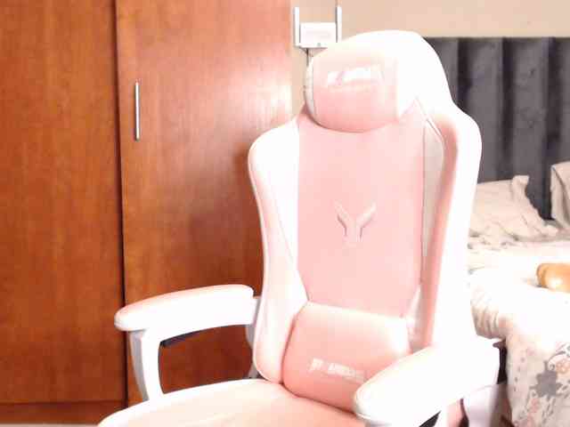 NAOMI-BESTER-1 webcam