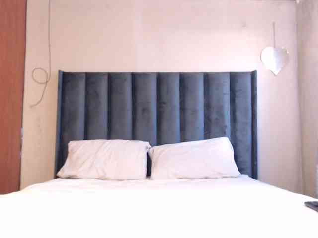 NAOMI-BESTER-1 webcam