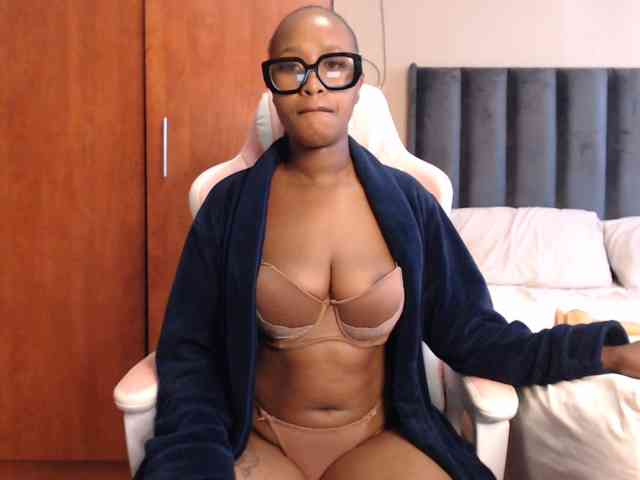 NAOMI-BESTER-1 webcam