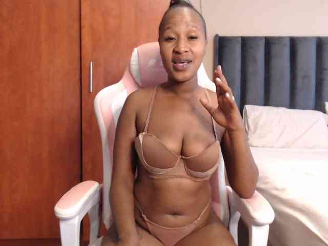 NAOMI-BESTER-1 webcam