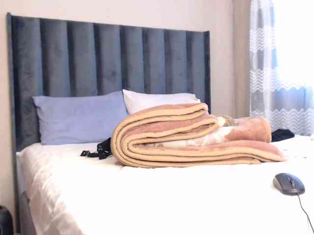 NAOMI-BESTER-1 webcam