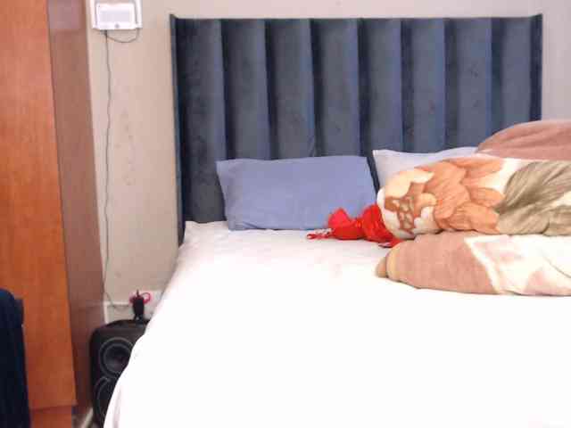 NAOMI-BESTER-1 webcam