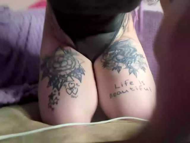 KateNioli live webcam show