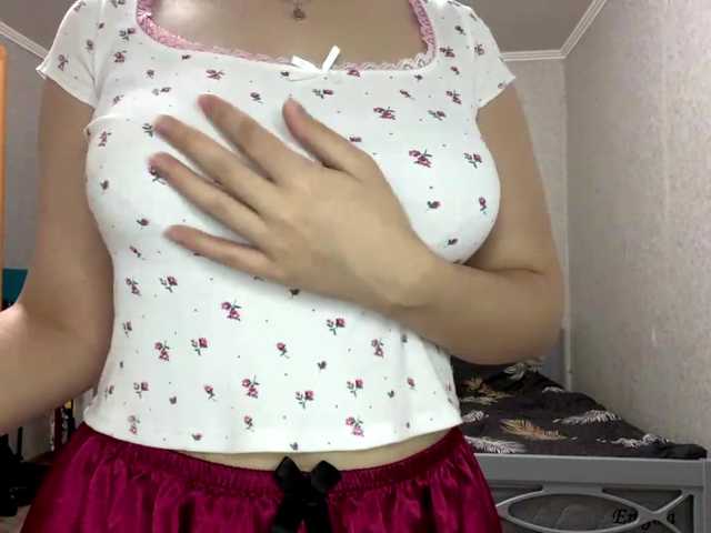 KarinaMoor live cam on BongaCams