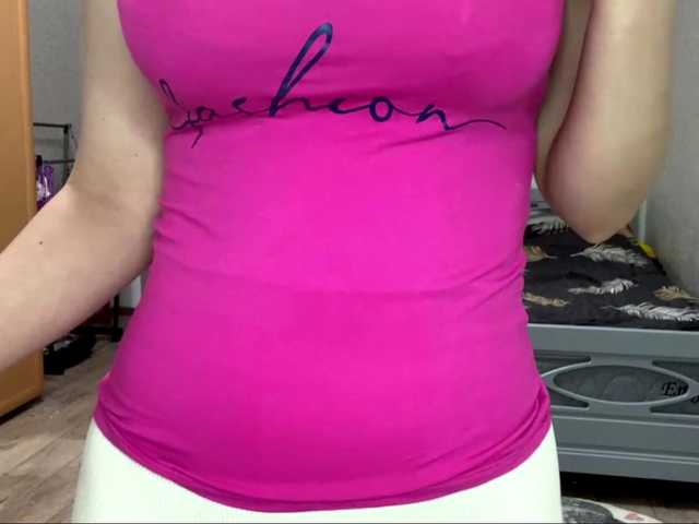 KarinaMoor live cam on BongaCams