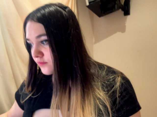 UlianaBoom live cam on BongaCams