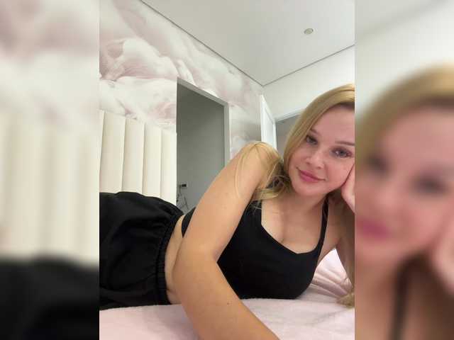 Vikavixxx live cam on BongaCams