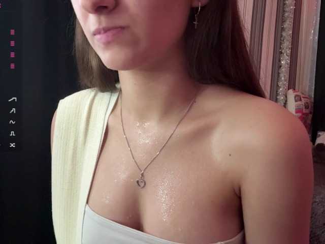 le modèle BellaDream est en webcam porno dans un show sur le site bongacams, il possède les tags suivants: White/Caucasian,Brunette,Trimmed