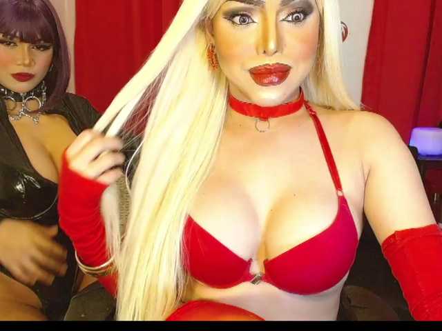 TwoBigWeiner live webcam show